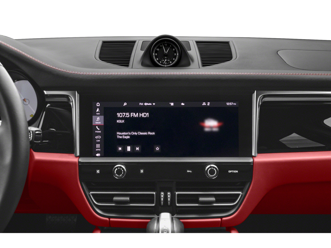 2025 Porsche Macan T photo 3