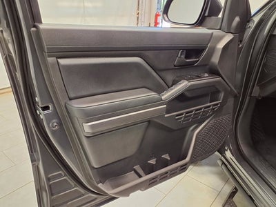 2025 Toyota Tacoma 4WD SR5
