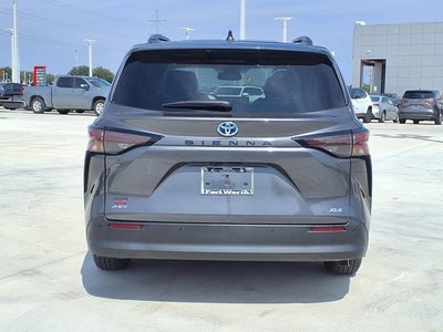 2025 Toyota Sienna XLE