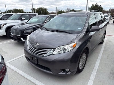 2017 Toyota Sienna XLE Premium
