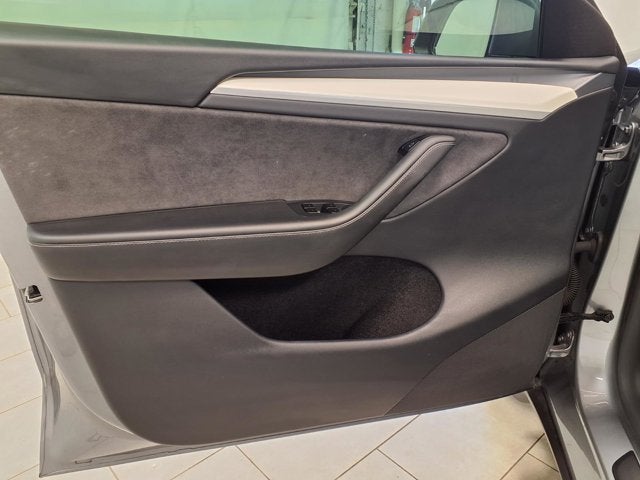 2025 Tesla Model Y Long Range