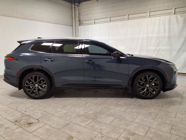 2025 Toyota Crown Signia XLE