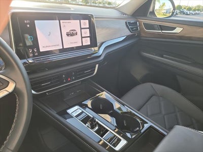 2024 Volkswagen Atlas 2.0T SE with Technology