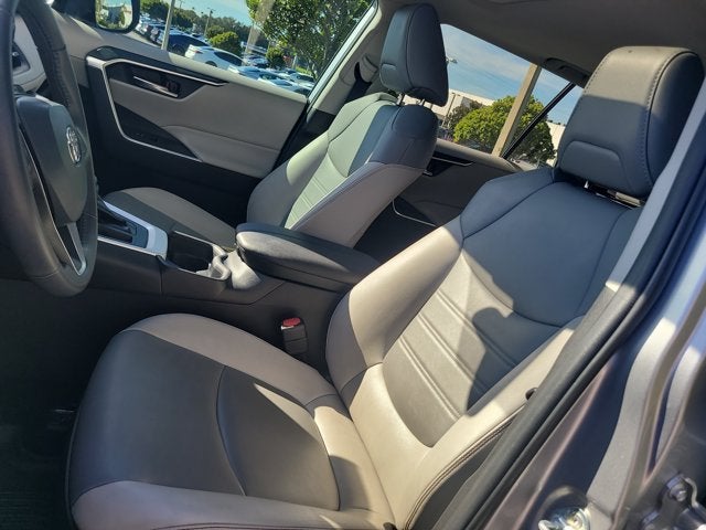 2020 Toyota RAV4 XLE Premium