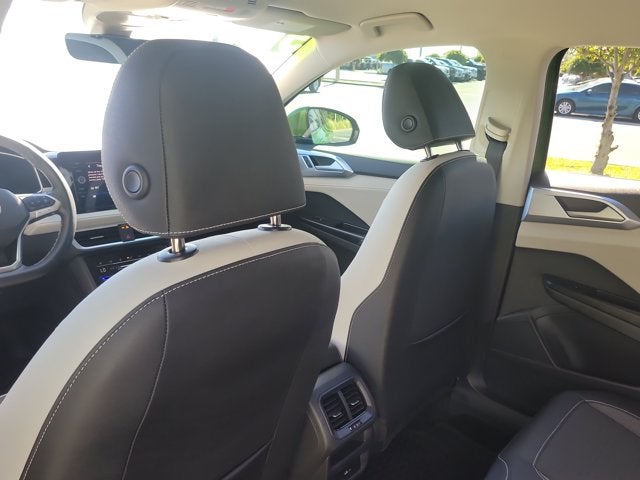 2025 Volkswagen Taos SE