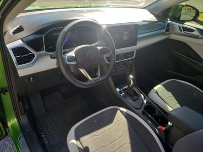 2025 Volkswagen Taos SE