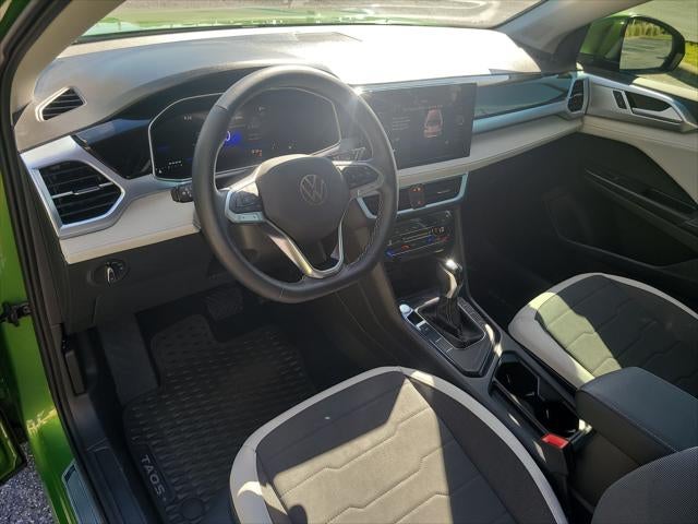 2025 Volkswagen Taos SE
