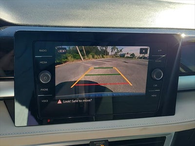 2025 Volkswagen Taos SE