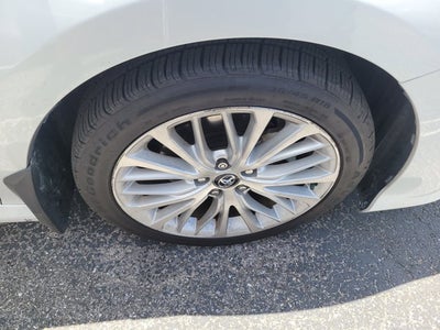 2020 Toyota Camry Hybrid XLE