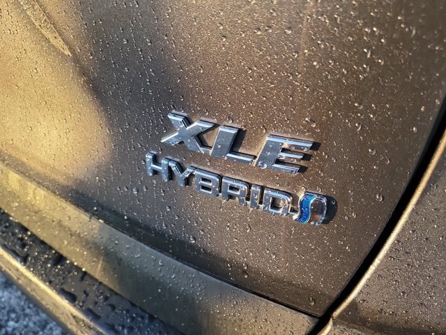 2022 Toyota RAV4 Hybrid XLE