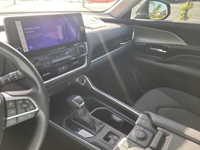 2025 Toyota Grand Highlander LE
