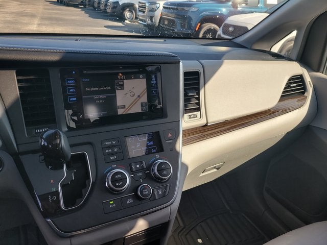 2017 Toyota Sienna XLE Premium
