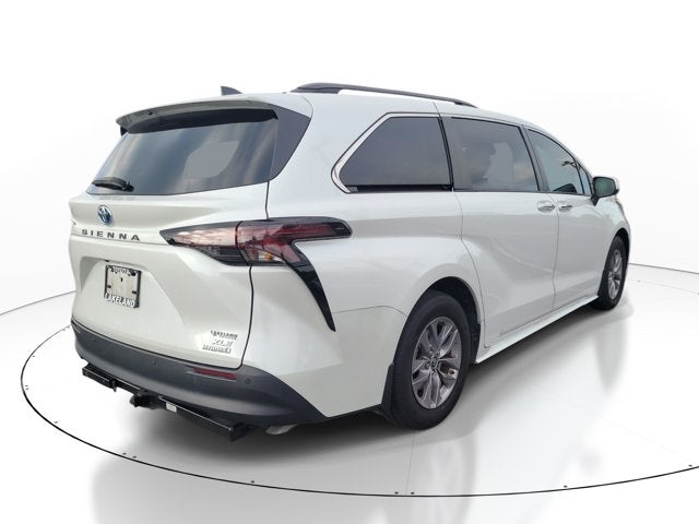 2024 Toyota Sienna XLE