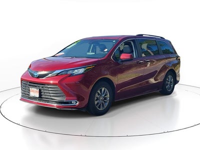 2023 Toyota Sienna XLE