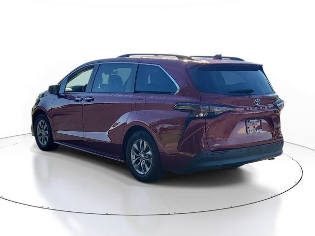 2023 Toyota Sienna XLE