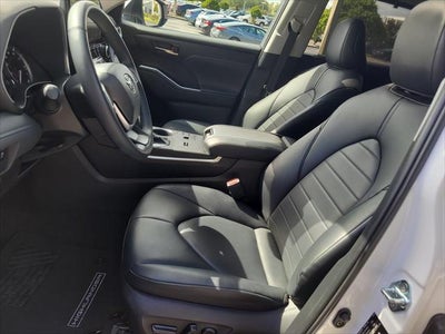 2024 Toyota Highlander LE