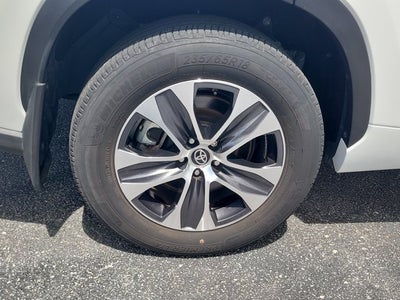 2024 Toyota Highlander XLE