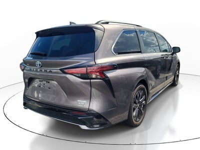 2022 Toyota Sienna XSE