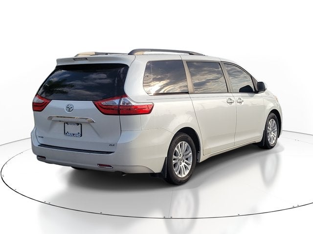2016 Toyota Sienna XLE