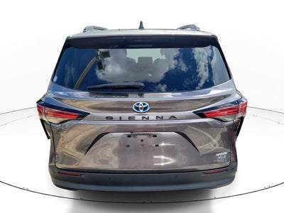 2021 Toyota Sienna XLE