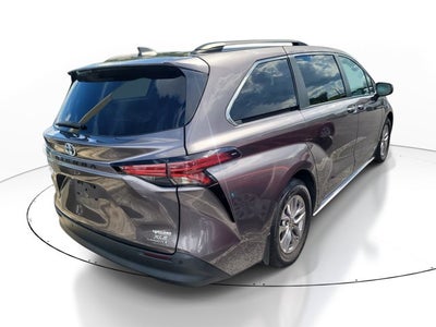 2021 Toyota Sienna XLE