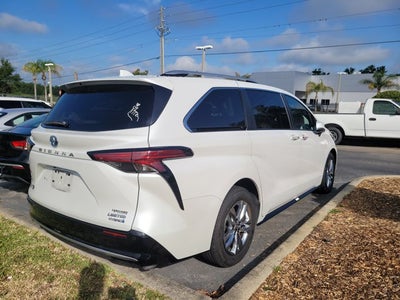 2023 Toyota Sienna Limited