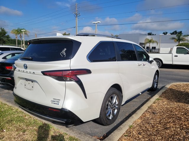 2023 Toyota Sienna Limited
