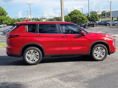 2022 Mitsubishi Outlander ES