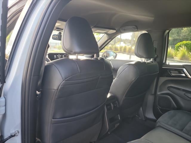 2023 Mitsubishi Outlander SE