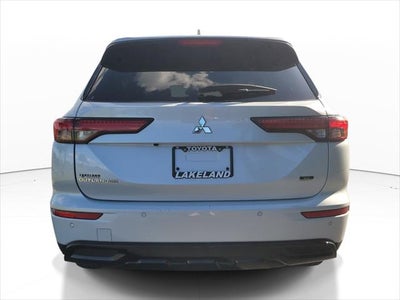 2023 Mitsubishi Outlander SE