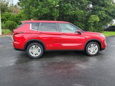 2024 Mitsubishi Outlander ES