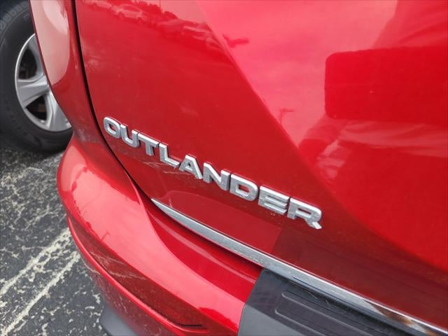 2024 Mitsubishi Outlander ES