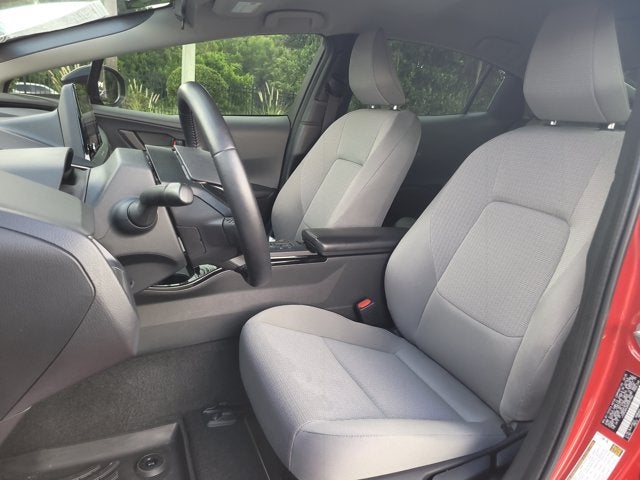 2025 Toyota Prius LE