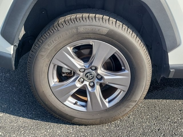 2022 Toyota RAV4 Hybrid LE