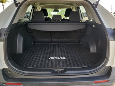 2022 Toyota RAV4 Hybrid LE