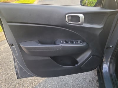 2025 Hyundai Venue SE