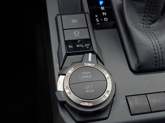 2025 Toyota Tacoma 4WD SR5