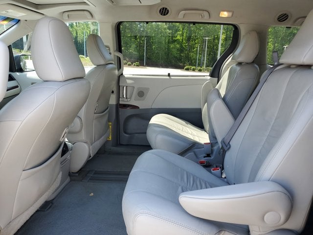 2011 Toyota Sienna XLE AAS