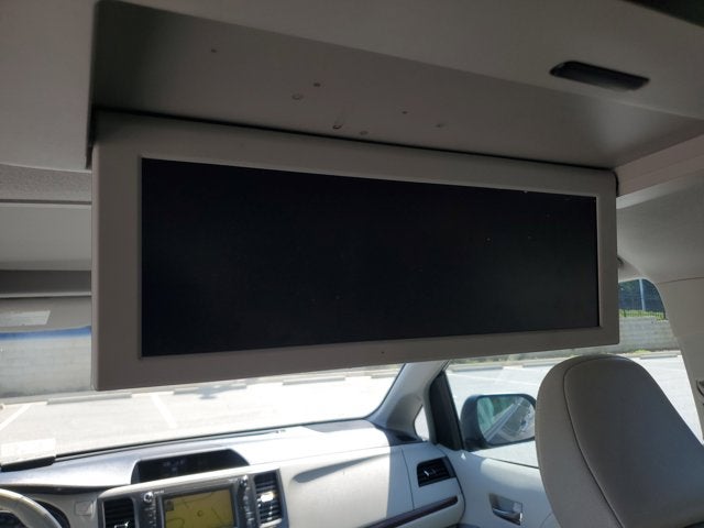 2011 Toyota Sienna XLE AAS