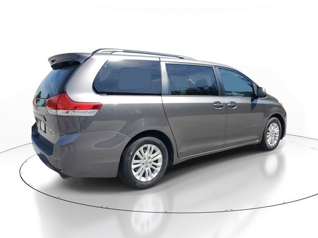 2011 Toyota Sienna XLE AAS