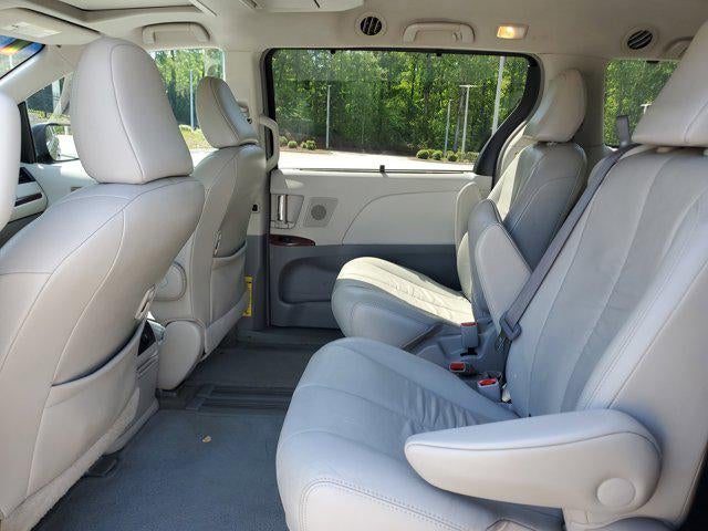 2011 Toyota Sienna XLE AAS
