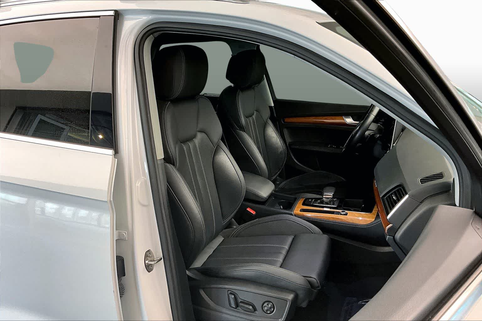 2023 Audi Q5 S line Premium Plus