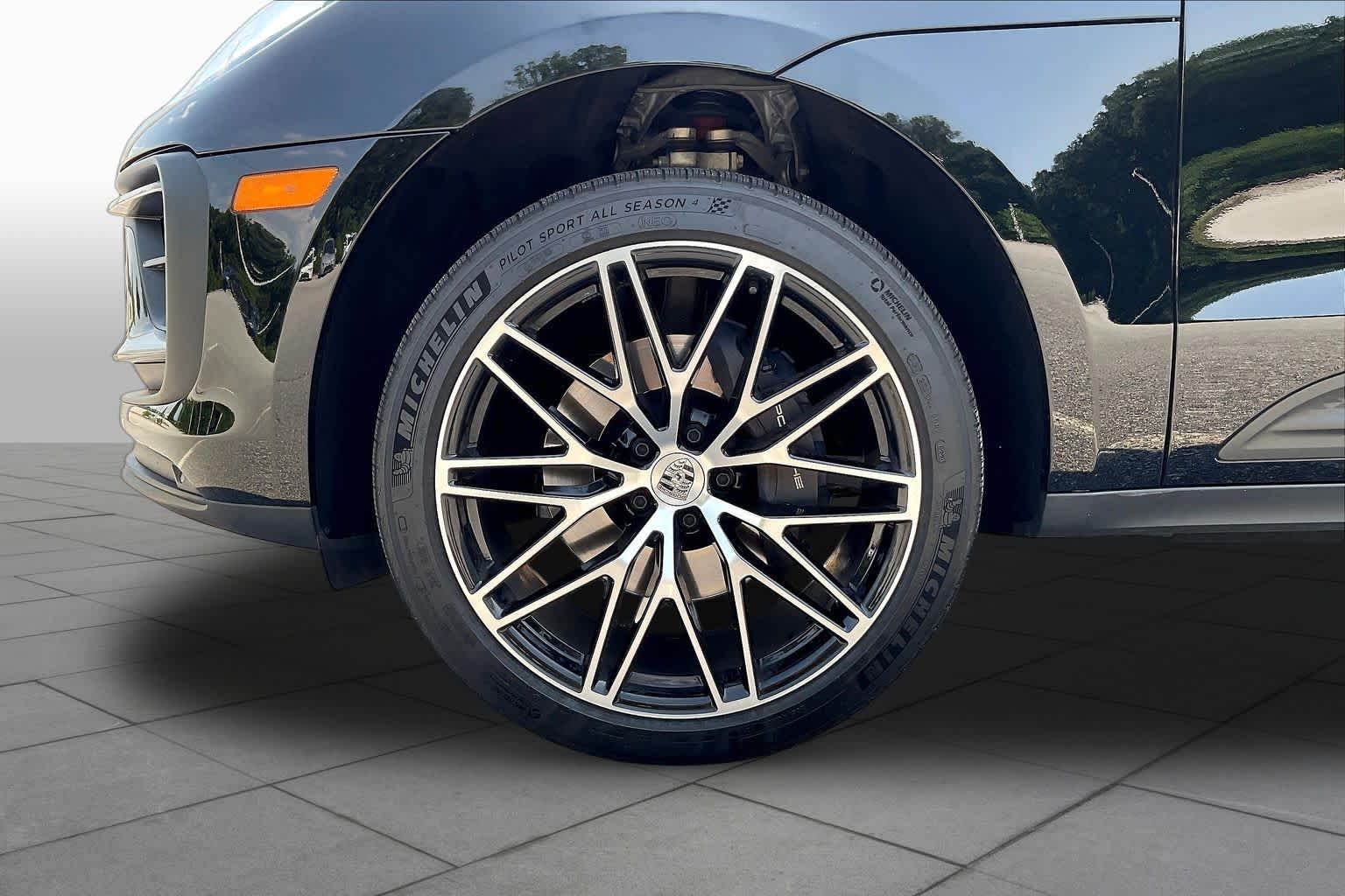 2023 Porsche Macan T