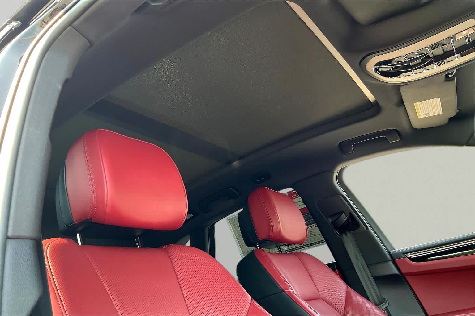 2023 Porsche Macan T