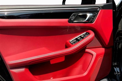 2023 Porsche Macan T