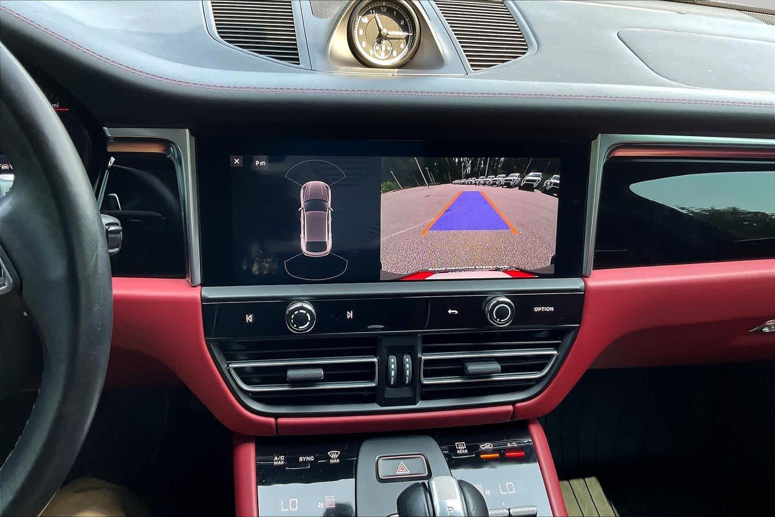 2023 Porsche Macan T