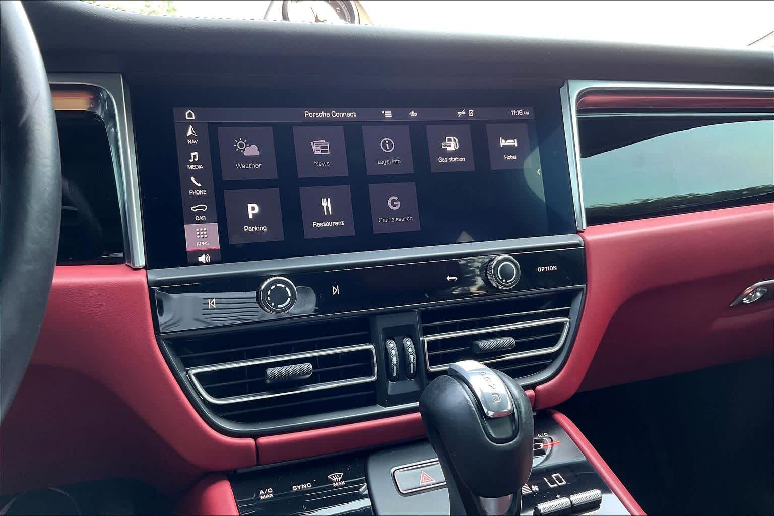 2023 Porsche Macan T