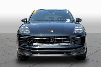 2023 Porsche Macan T
