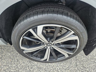 2024 Volvo XC60 Ultimate Dark Theme