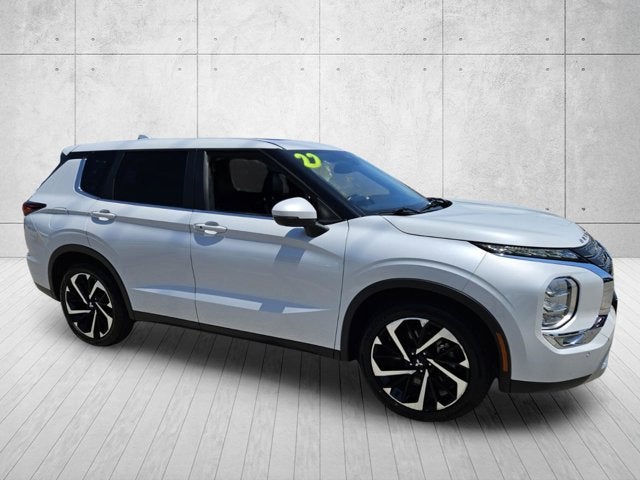 2022 Mitsubishi Outlander SE